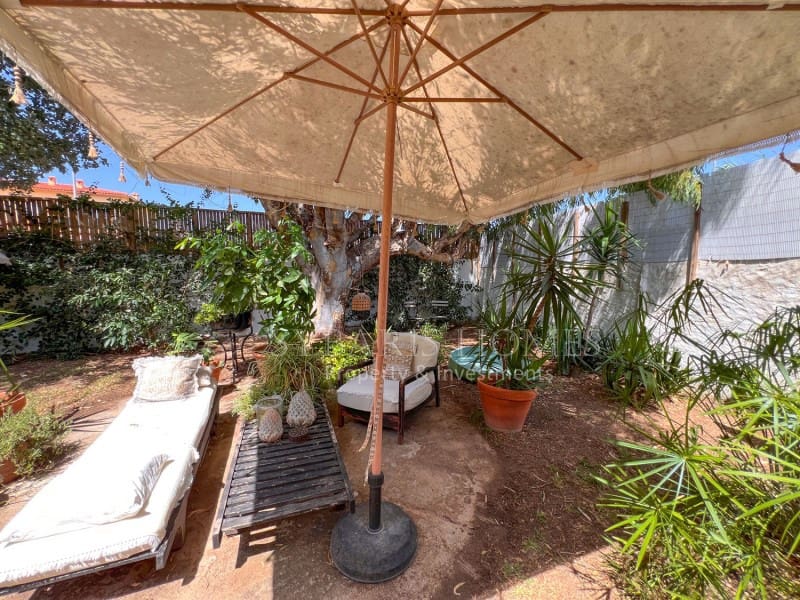 Chalet de 2 habitaciones en Els Poblets en venta con garaje - 425.000 € (Ref: 10017242)