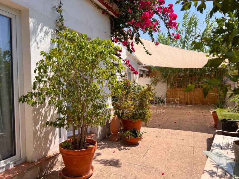 Chalet de 2 habitaciones en Els Poblets en venta con garaje - 425.000 € (Ref: 10017242)
