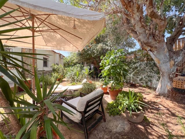 Chalet de 2 habitaciones en Els Poblets en venta con garaje - 425.000 € (Ref: 10017242)