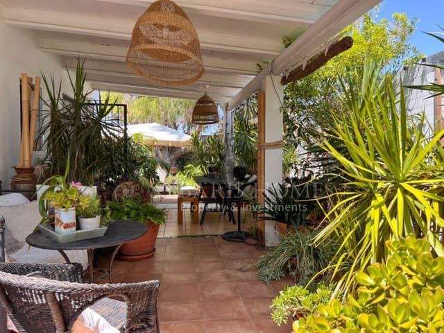 Chalet de 2 habitaciones en Els Poblets en venta con garaje - 425.000 € (Ref: 10017242)