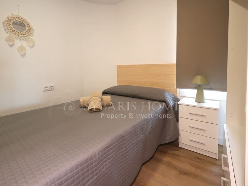 Apartamento de 2 habitaciones en Dénia en venta - 185.000 € (Ref: 10025359)
