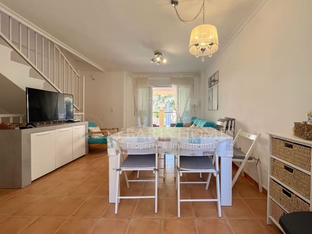 4 makuuhuone Omakotitalo myytävänä paikassa L'Almadrava - L'Estanyó, Dénia mukana uima-altaan 
autotalli - 499 000 € (Ref: 10049292)