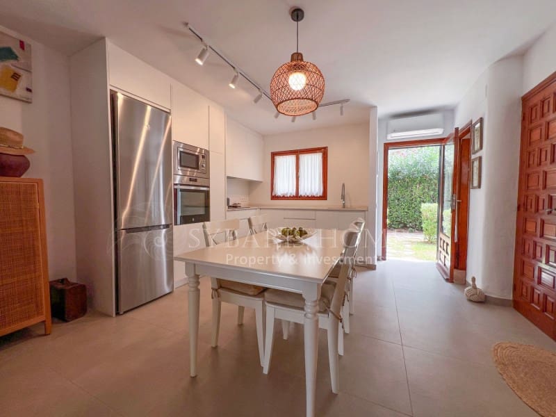 3 bedroom Townhouse for sale in Denia with pool - € 580,000 (Ref: 10050024)