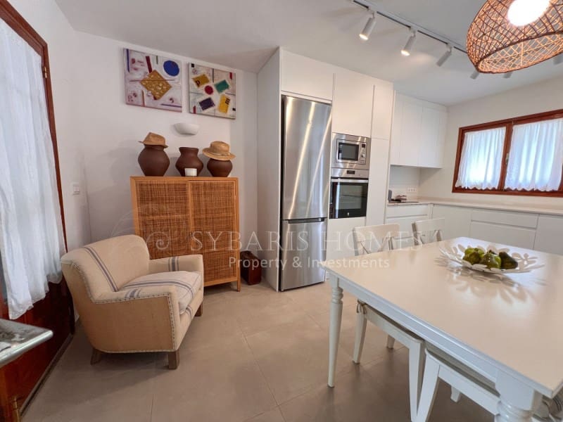 3 bedroom Townhouse for sale in Denia with pool - € 580,000 (Ref: 10050024)