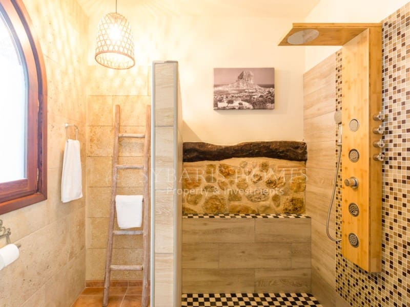 8 Zimmer Hotel zu verkaufen in Jalon / Xalo mit Pool - 1.500.000 € (Ref: 10081058)