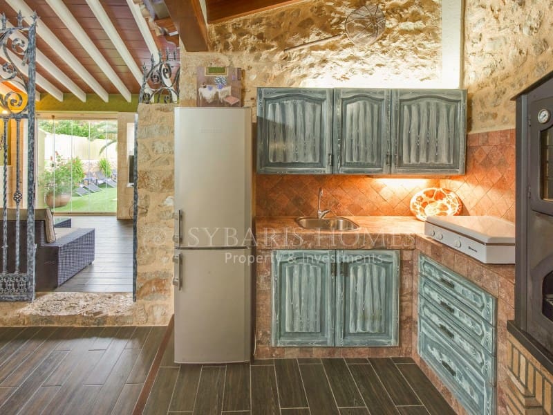 8 Zimmer Hotel zu verkaufen in Jalon / Xalo mit Pool - 1.500.000 € (Ref: 10081058)