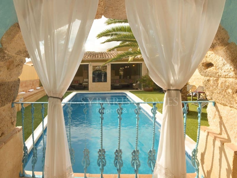 8 Zimmer Hotel zu verkaufen in Jalon / Xalo mit Pool - 1.500.000 € (Ref: 10081058)