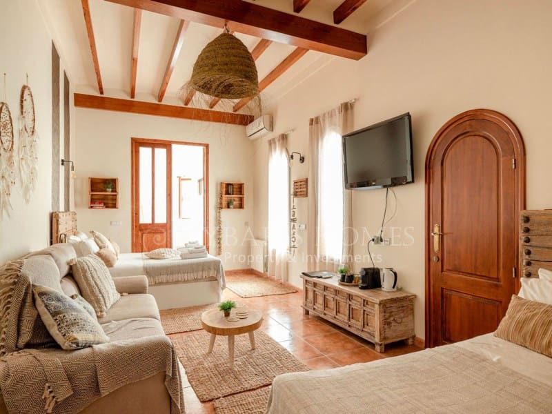 8 Zimmer Hotel zu verkaufen in Jalon / Xalo mit Pool - 1.500.000 € (Ref: 10081058)