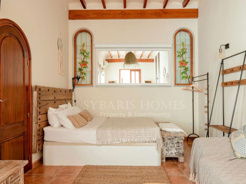 8 Zimmer Hotel zu verkaufen in Jalon / Xalo mit Pool - 1.500.000 € (Ref: 10081058)