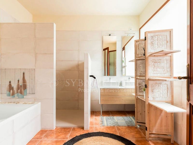 8 Zimmer Hotel zu verkaufen in Jalon / Xalo mit Pool - 1.500.000 € (Ref: 10081058)
