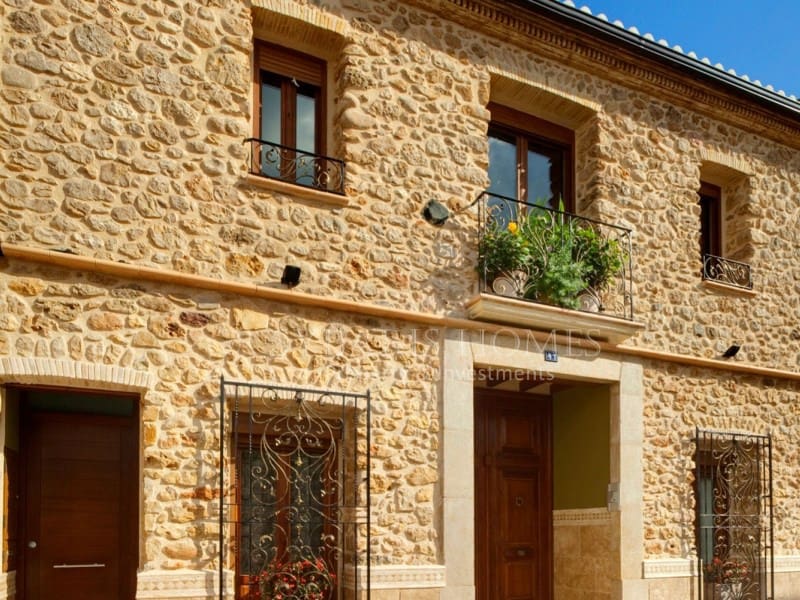8 Zimmer Hotel zu verkaufen in Jalon / Xalo mit Pool - 1.500.000 € (Ref: 10081058)