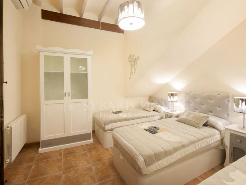 8 Zimmer Hotel zu verkaufen in Jalon / Xalo mit Pool - 1.500.000 € (Ref: 10081058)