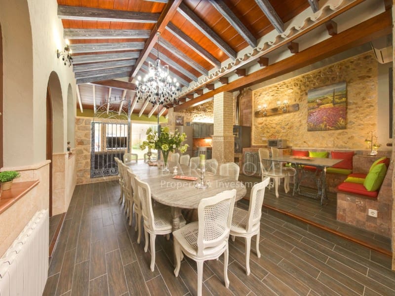 8 Zimmer Hotel zu verkaufen in Jalon / Xalo mit Pool - 1.500.000 € (Ref: 10081058)