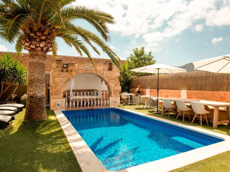 8 Zimmer Hotel zu verkaufen in Jalon / Xalo mit Pool - 1.500.000 € (Ref: 10081058)