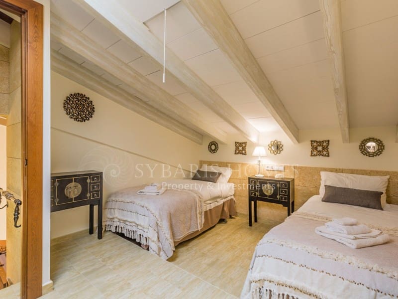 8 Zimmer Hotel zu verkaufen in Jalon / Xalo mit Pool - 1.500.000 € (Ref: 10081058)