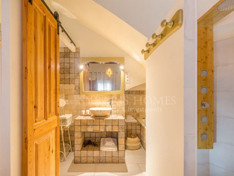 8 Zimmer Hotel zu verkaufen in Jalon / Xalo mit Pool - 1.500.000 € (Ref: 10081058)