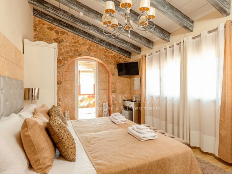 8 Zimmer Hotel zu verkaufen in Jalon / Xalo mit Pool - 1.500.000 € (Ref: 10081058)