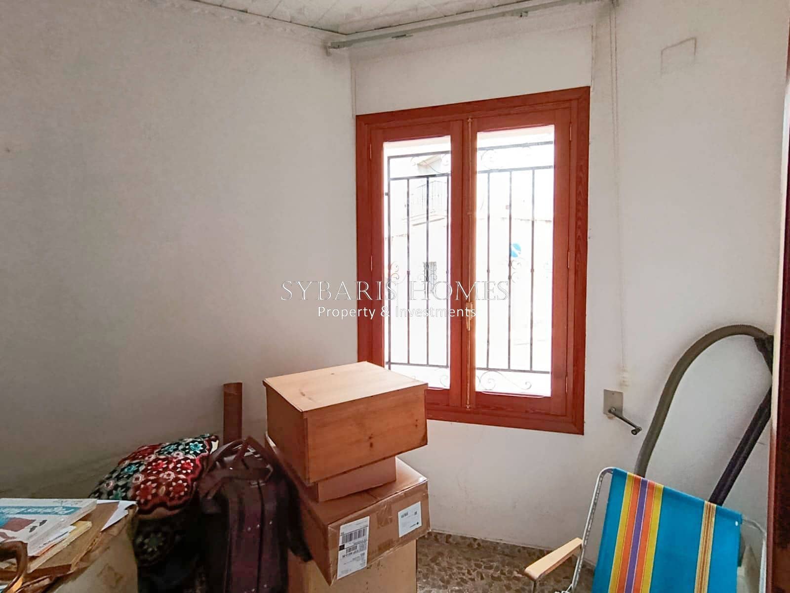 4 bedroom Villa for sale in Pedreguer with garage - € 225,000 (Ref: 10183770)