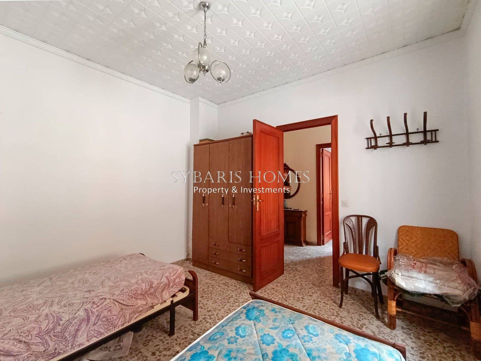 4 bedroom Villa for sale in Pedreguer with garage - € 225,000 (Ref: 10183770)