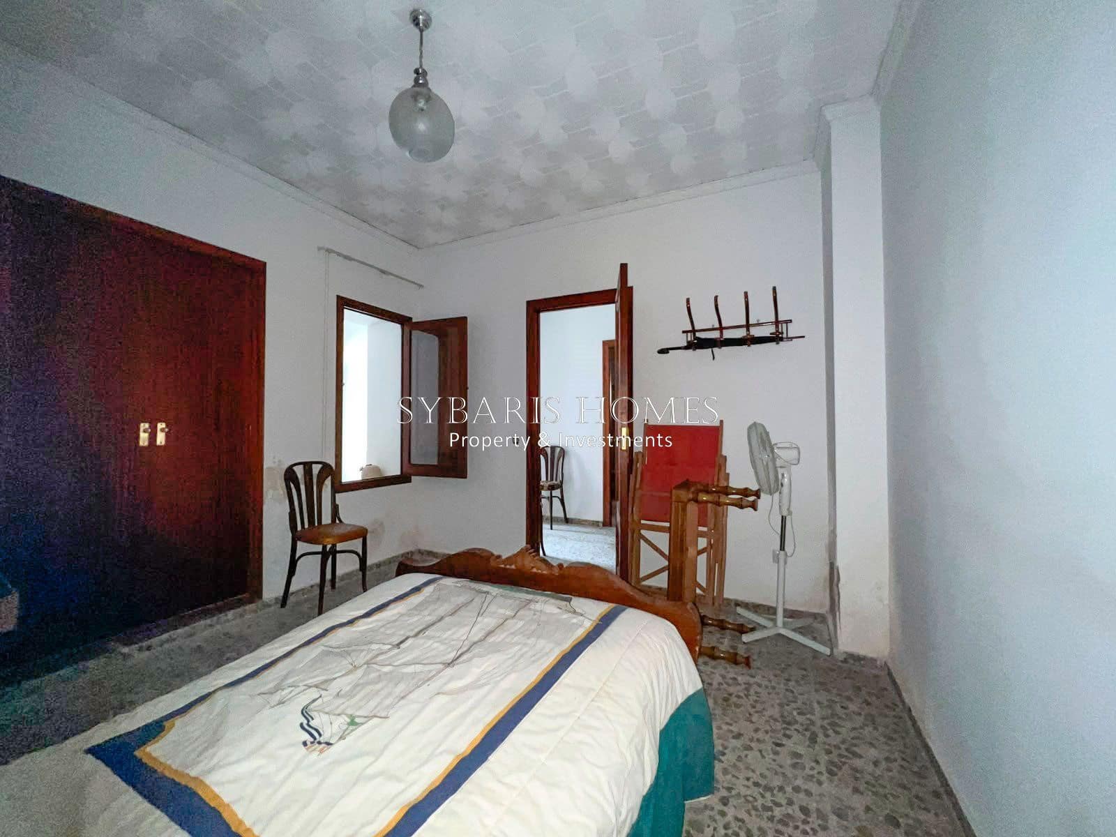 4 bedroom Villa for sale in Pedreguer with garage - € 225,000 (Ref: 10183770)
