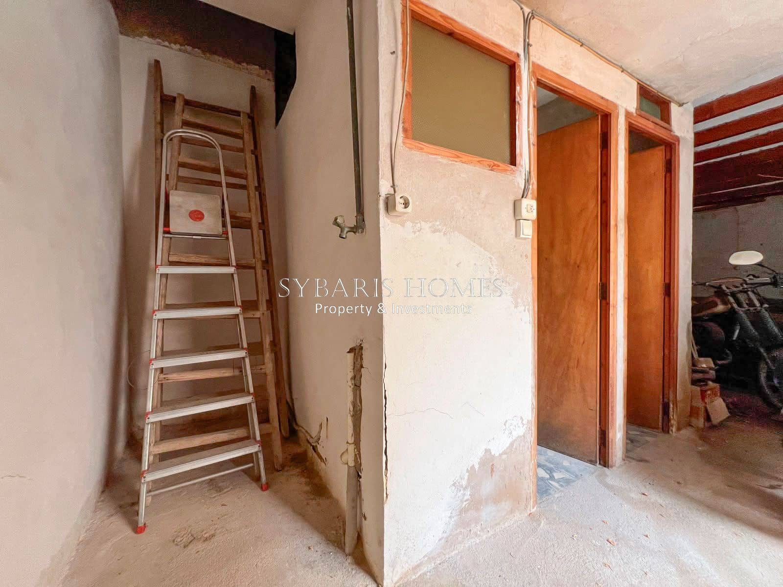 4 bedroom Villa for sale in Pedreguer with garage - € 225,000 (Ref: 10183770)