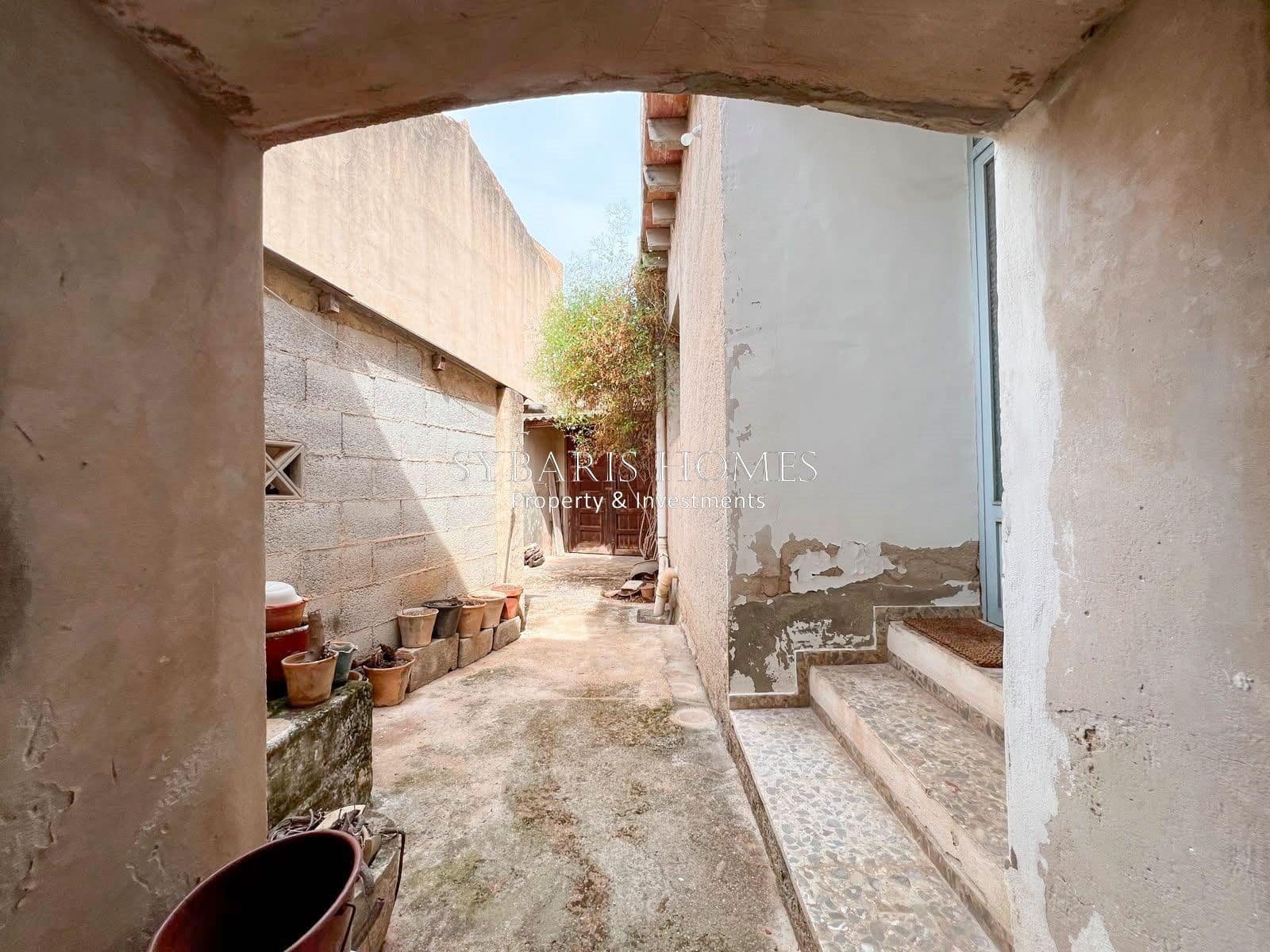4 bedroom Villa for sale in Pedreguer with garage - € 225,000 (Ref: 10183770)