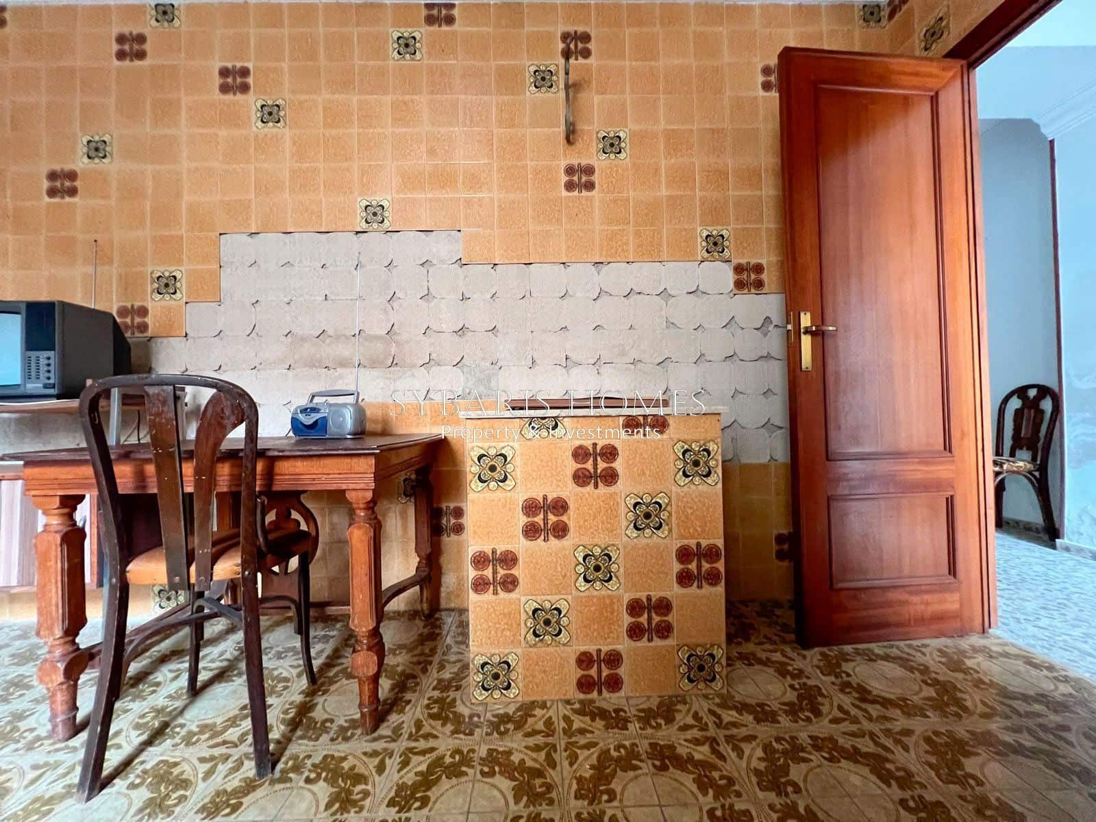 4 bedroom Villa for sale in Pedreguer with garage - € 225,000 (Ref: 10183770)