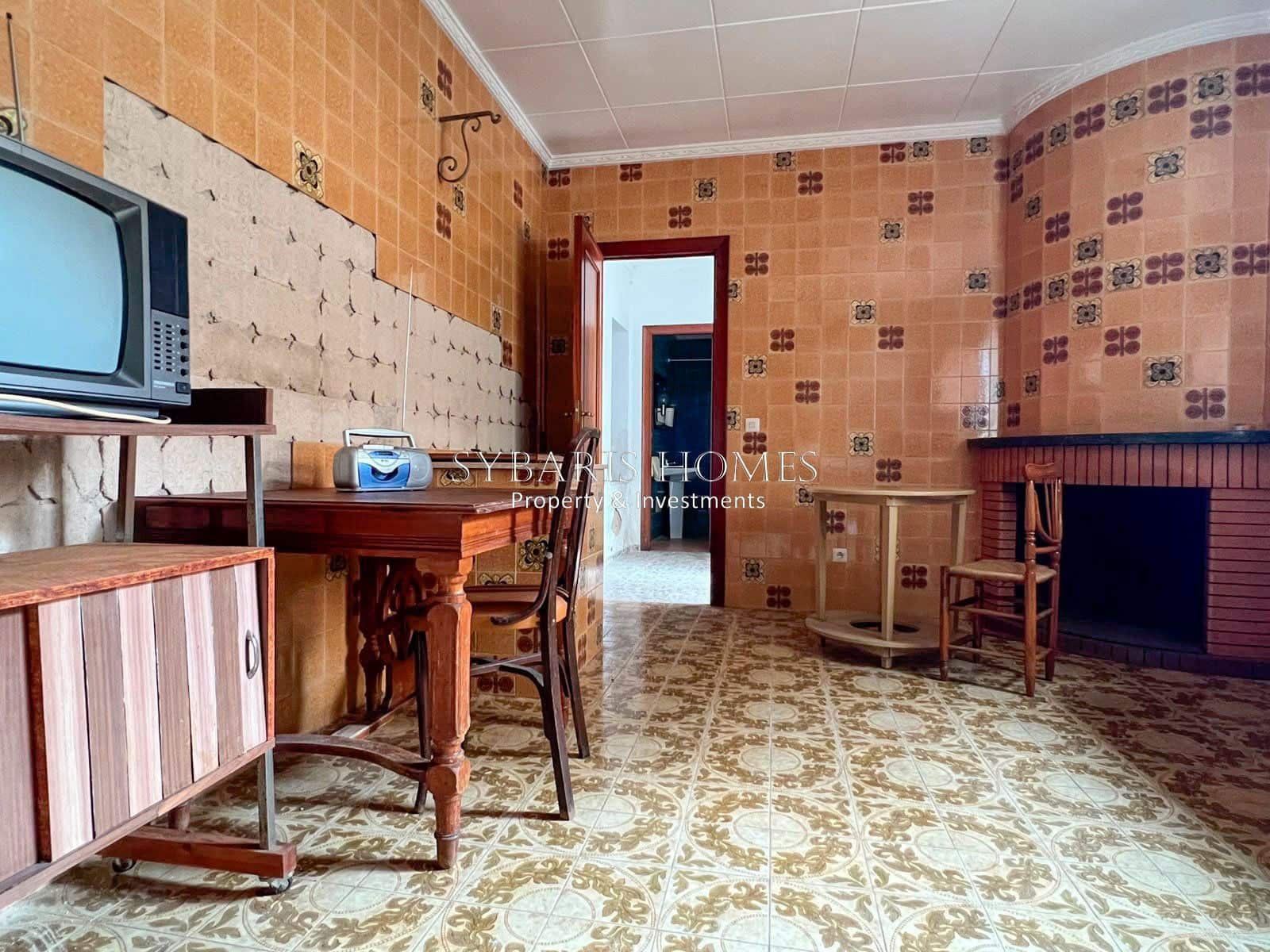 4 bedroom Villa for sale in Pedreguer with garage - € 225,000 (Ref: 10183770)