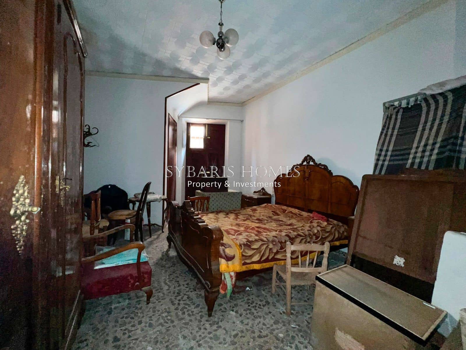 4 bedroom Villa for sale in Pedreguer with garage - € 225,000 (Ref: 10183770)