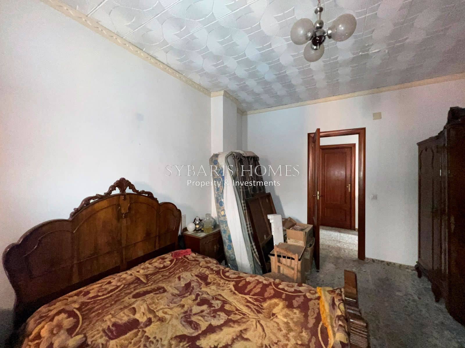 4 bedroom Villa for sale in Pedreguer with garage - € 225,000 (Ref: 10183770)