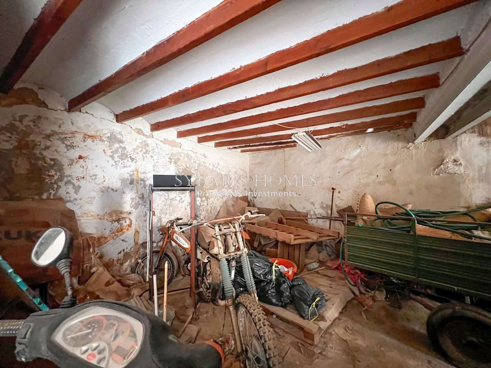 4 bedroom Villa for sale in Pedreguer with garage - € 225,000 (Ref: 10183770)