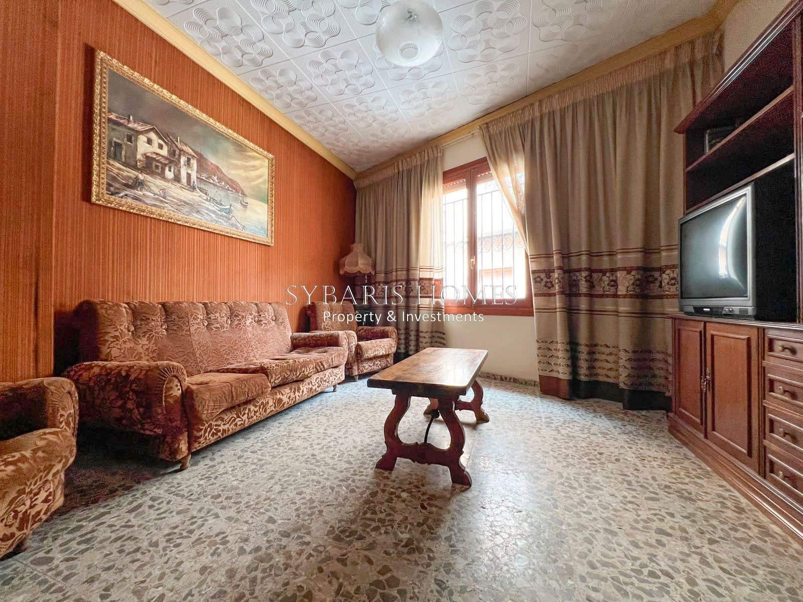 4 bedroom Villa for sale in Pedreguer with garage - € 225,000 (Ref: 10183770)