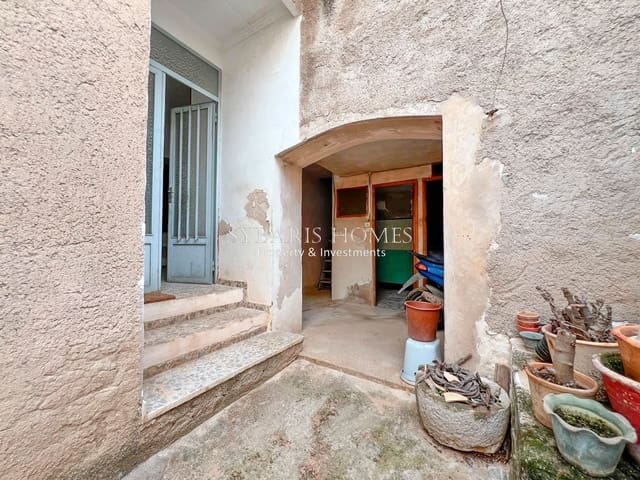 4 bedroom Villa for sale in Pedreguer with garage - € 225,000 (Ref: 10183770)