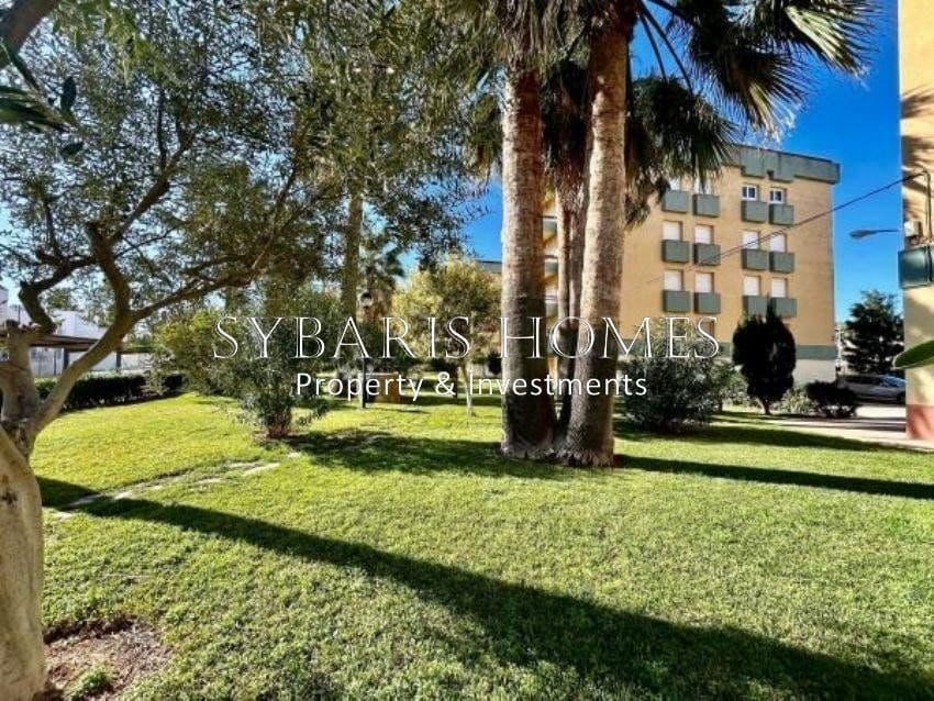 Leilighet til salgs i Denia med svømmebasseng garasje - € 159 000 (Ref: 10183772)