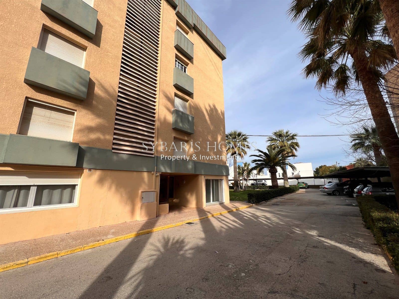 Leilighet til salgs i Denia med svømmebasseng garasje - € 159 000 (Ref: 10183772)