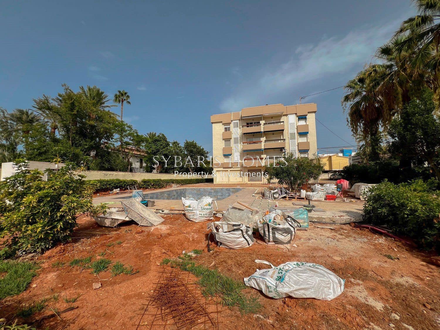 Leilighet til salgs i Denia med svømmebasseng garasje - € 159 000 (Ref: 10183772)