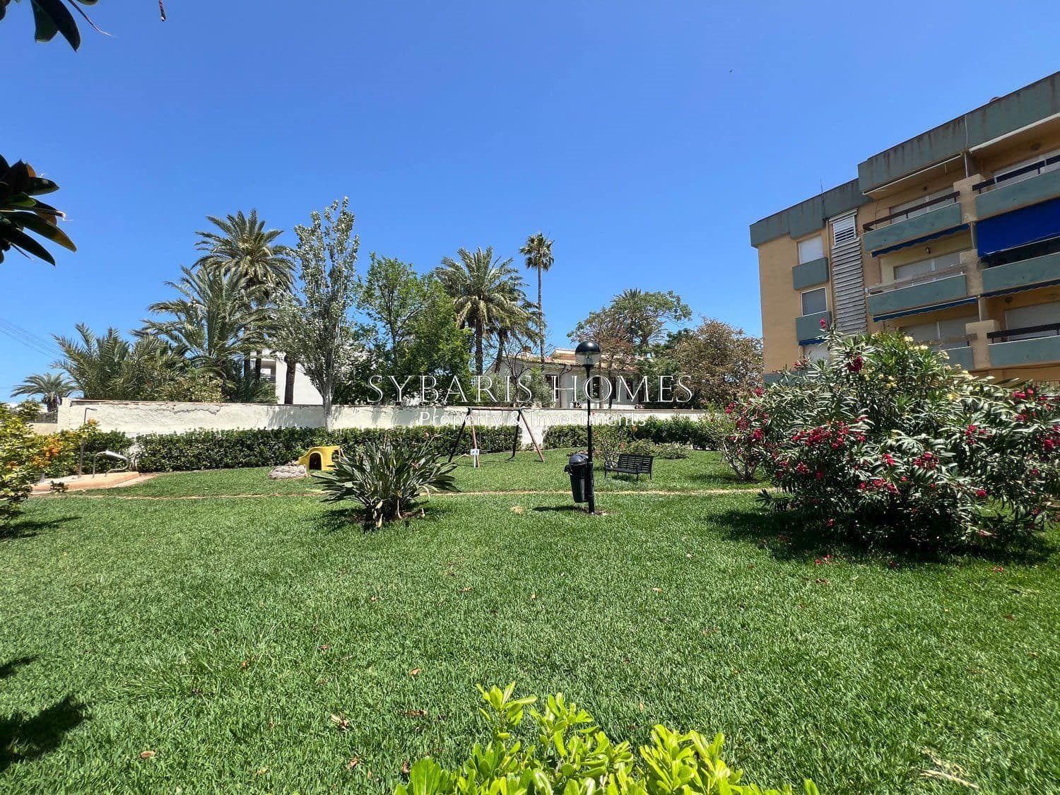 Leilighet til salgs i Denia med svømmebasseng garasje - € 159 000 (Ref: 10183772)