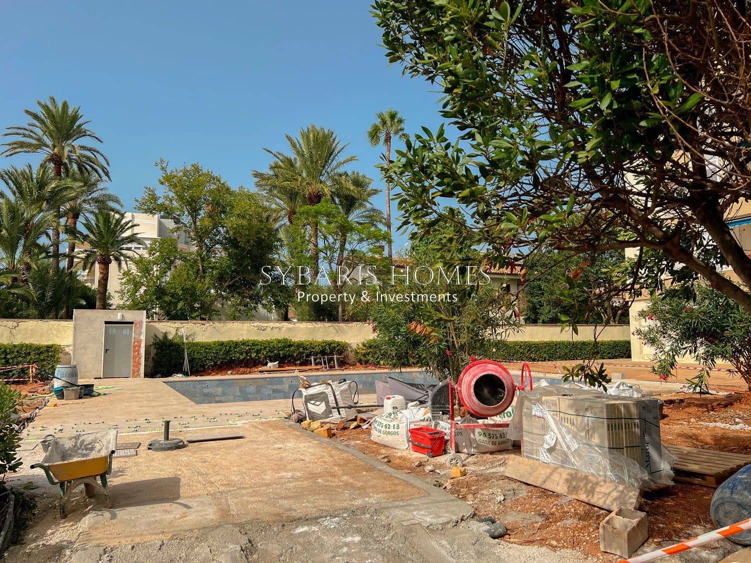 Leilighet til salgs i Denia med svømmebasseng garasje - € 159 000 (Ref: 10183772)