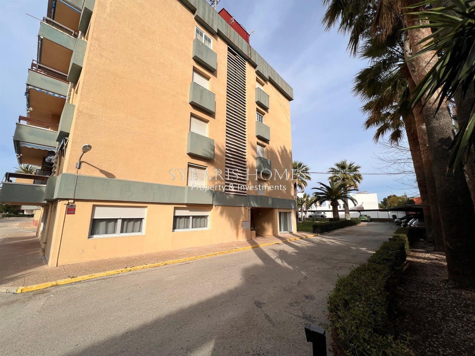 Leilighet til salgs i Denia med svømmebasseng garasje - € 159 000 (Ref: 10183772)