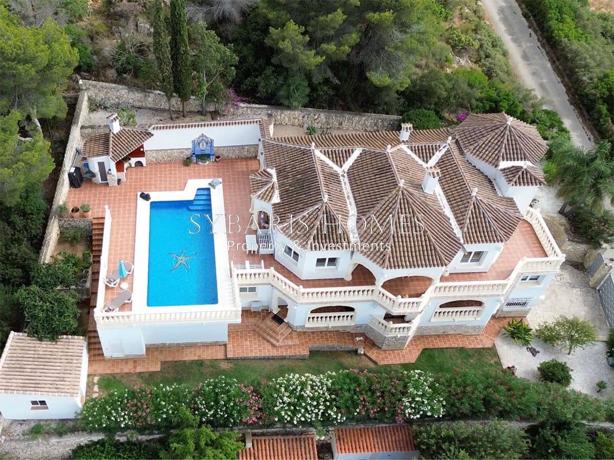 4 soveværelse Villa til salg i Denia med swimmingpool garage - € 890.000 (Ref: 10183781)
