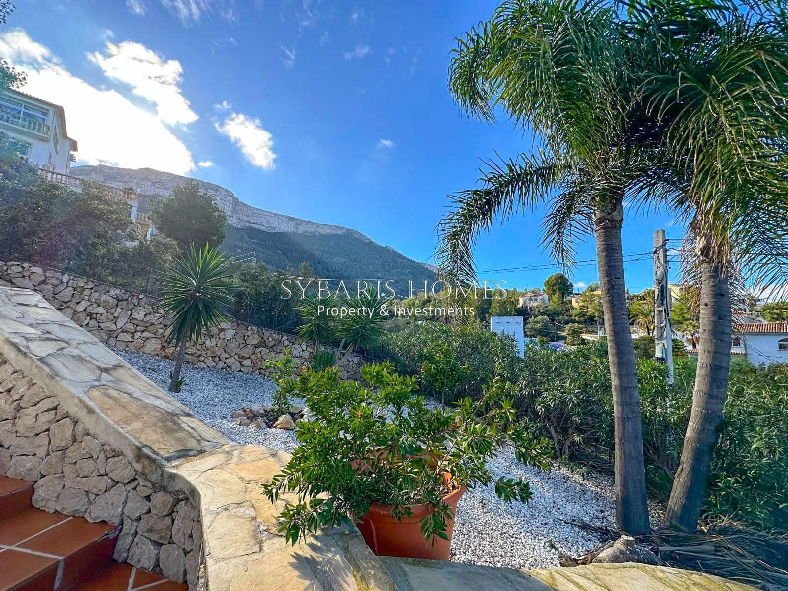 4 soveværelse Villa til salg i Denia med swimmingpool garage - € 890.000 (Ref: 10183781)