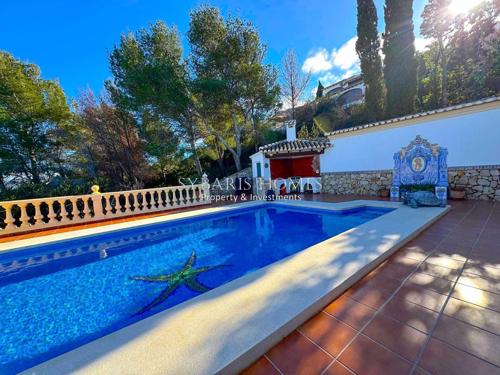 4 soveværelse Villa til salg i Denia med swimmingpool garage - € 890.000 (Ref: 10183781)