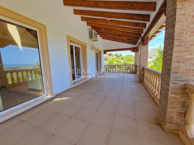 9 Zimmer Villa zu verkaufen in Pedreguer mit Garage - 899.000 € (Ref: 10183787)