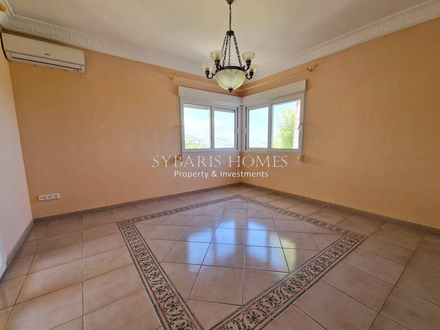 9 Zimmer Villa zu verkaufen in Pedreguer mit Garage - 899.000 € (Ref: 10183787)