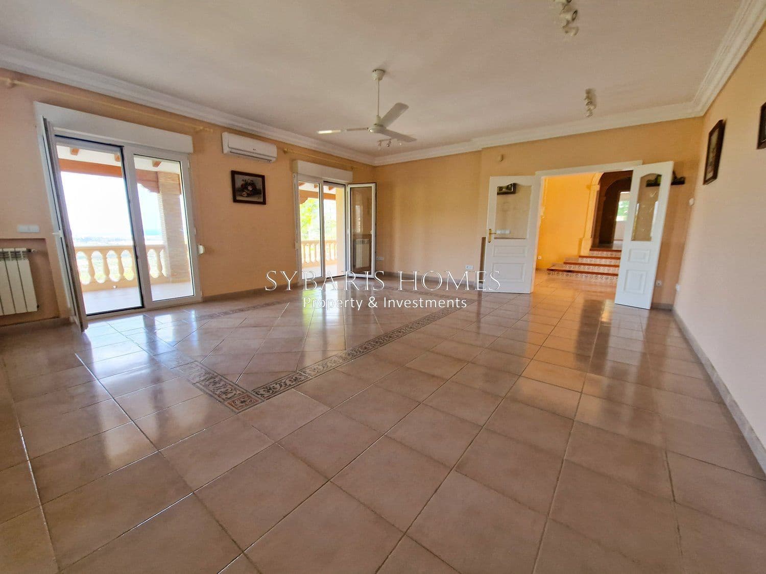 9 Zimmer Villa zu verkaufen in Pedreguer mit Garage - 899.000 € (Ref: 10183787)