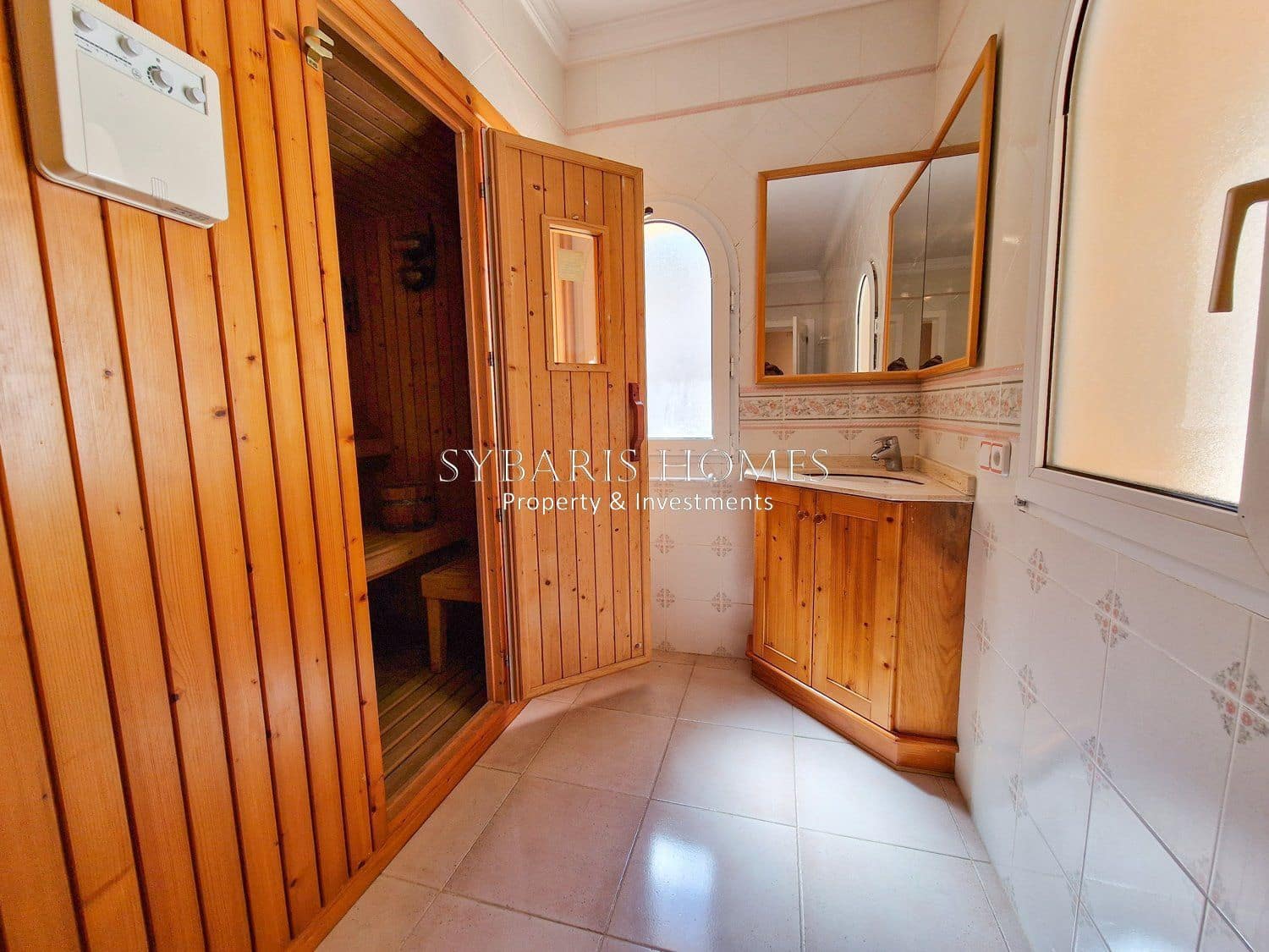 9 Zimmer Villa zu verkaufen in Pedreguer mit Garage - 899.000 € (Ref: 10183787)
