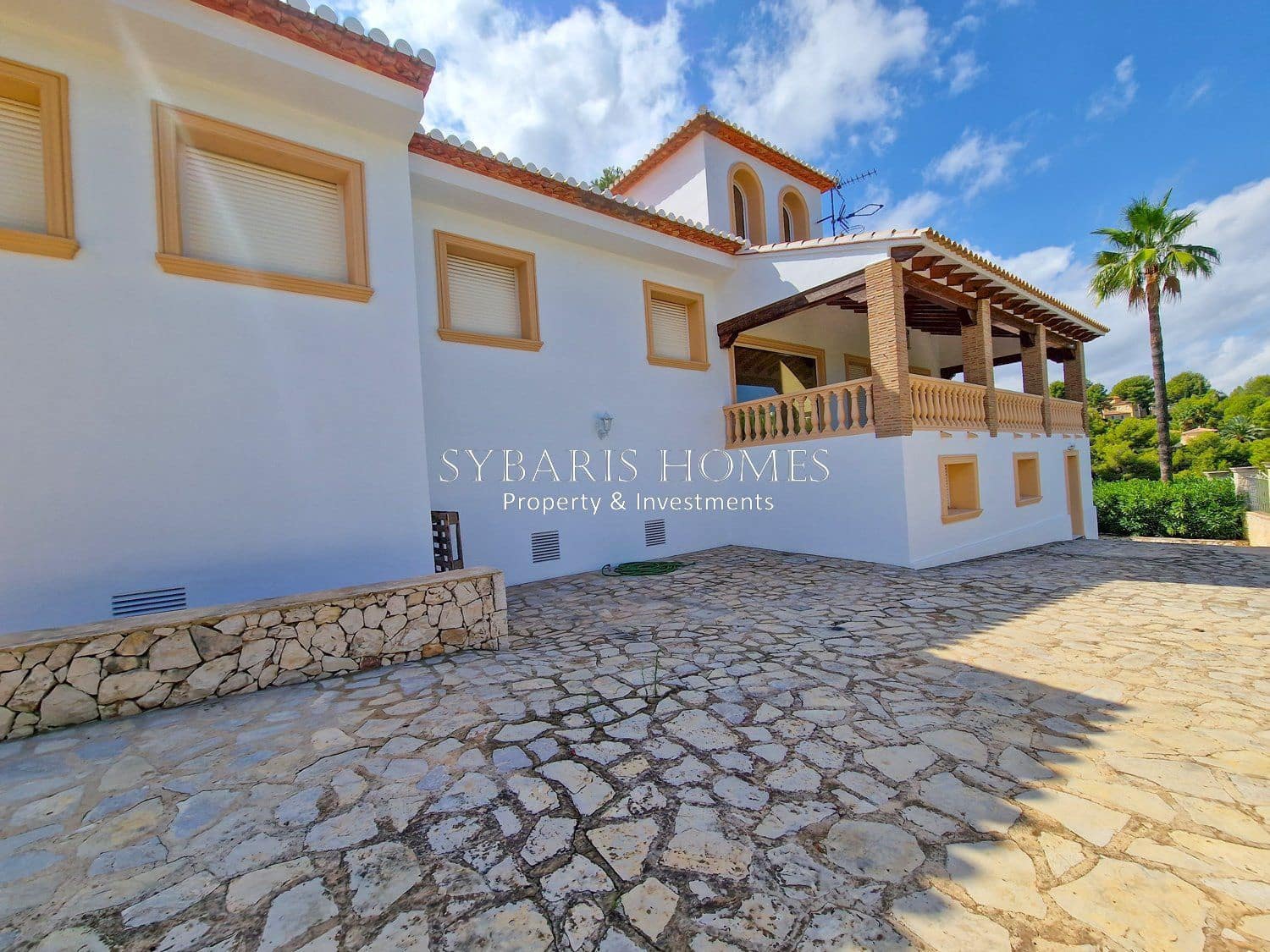 9 Zimmer Villa zu verkaufen in Pedreguer mit Garage - 899.000 € (Ref: 10183787)