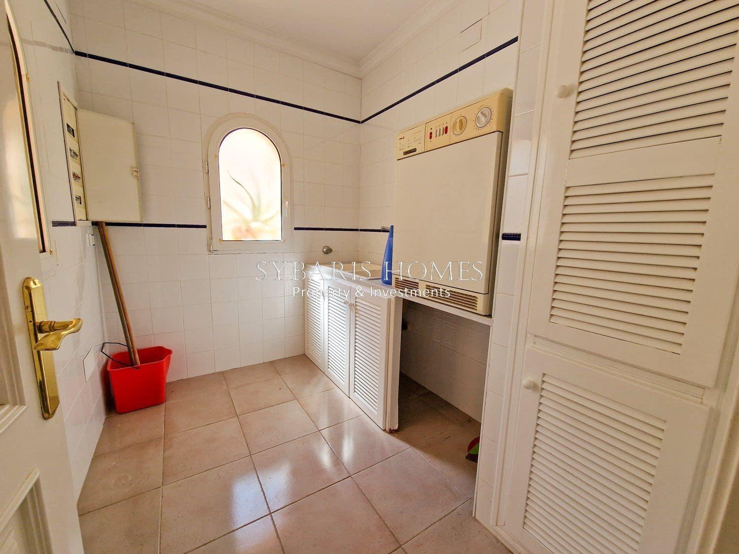 9 Zimmer Villa zu verkaufen in Pedreguer mit Garage - 899.000 € (Ref: 10183787)