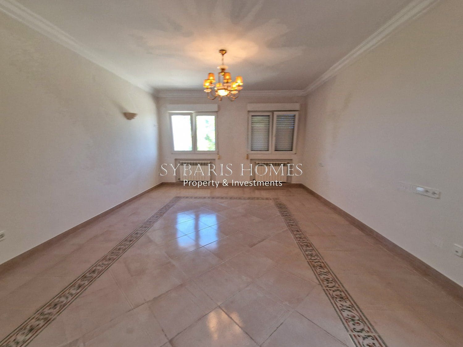 9 Zimmer Villa zu verkaufen in Pedreguer mit Garage - 899.000 € (Ref: 10183787)