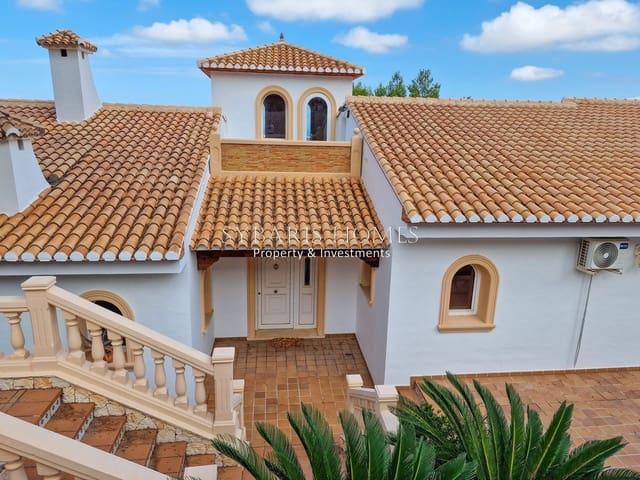 9 Zimmer Villa zu verkaufen in Pedreguer mit Garage - 899.000 € (Ref: 10183787)